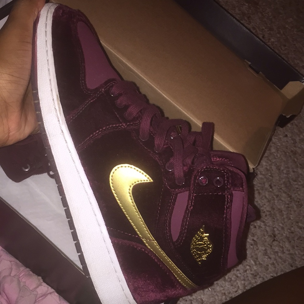 rare air jordan maroon and gold ones
